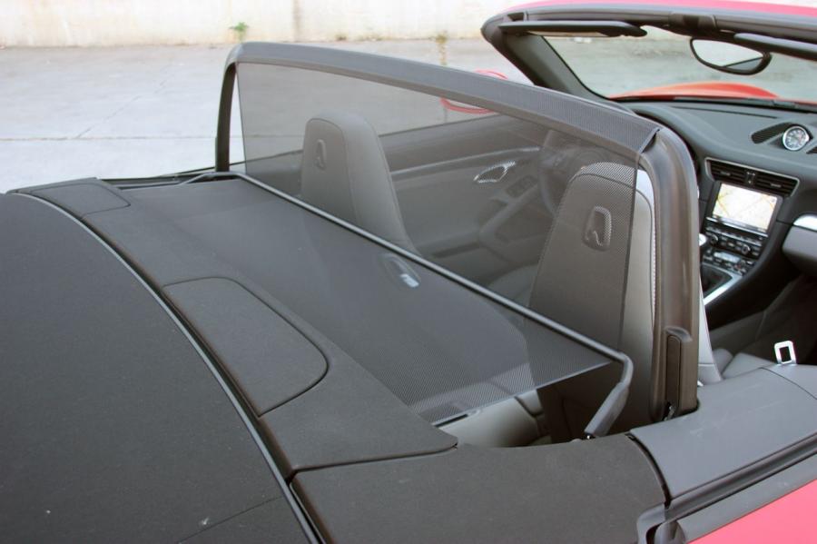  Porsche 911 Carrera Cabriolet 2012 года  (фото 11 из 19)